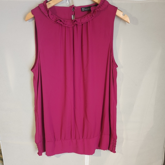 Sleeveless Ruffled Magenta Top - Picture 2 of 8
